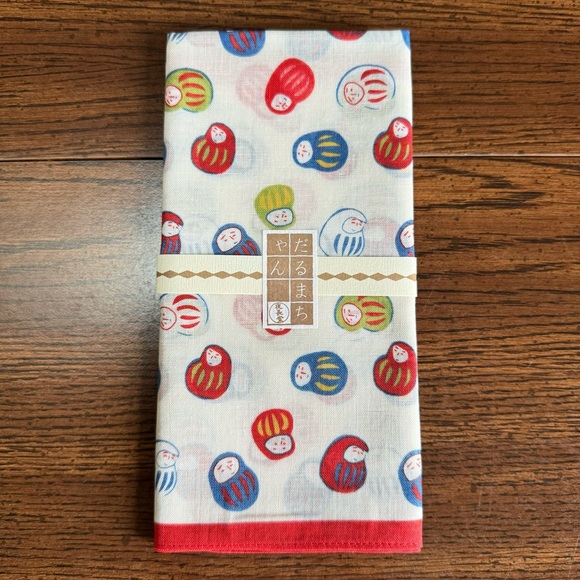 💰SOLD💰 Yonagado Large Handkerchief Daruma-Chan Fabric Cotton Japan 22.5" - Picture 1 of 12